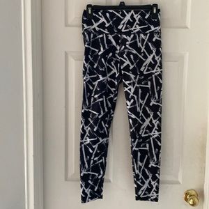 New black & white leggings-smoke free home